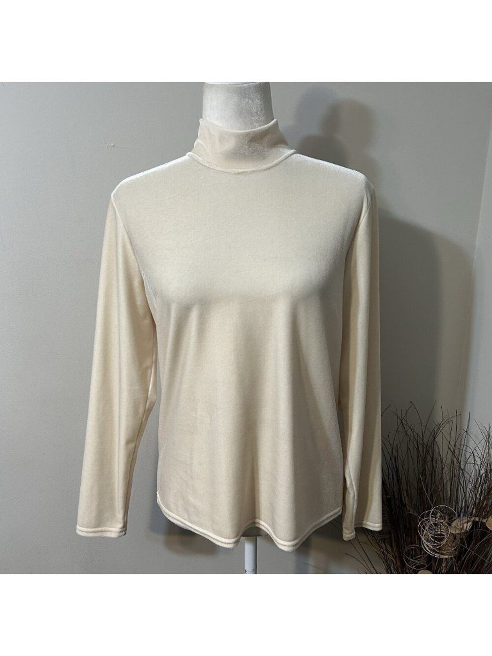 Stonebridge Women Cream Velvet Long Sleeve High Neck Pullover Top Size M